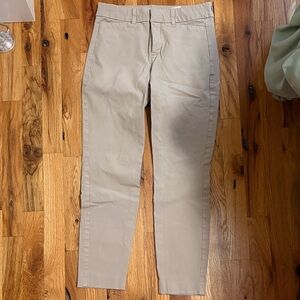Old Navy woman’s khakis